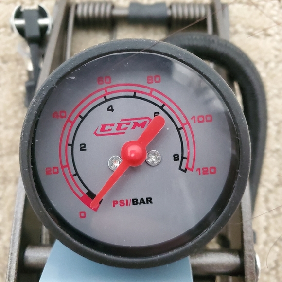 *NEW* Portable Bike Pump - Picture 6 of 8